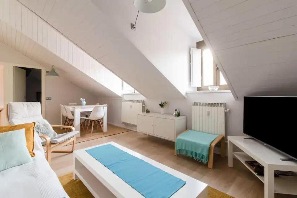 Precioso Atico Duplex En 6 Pax